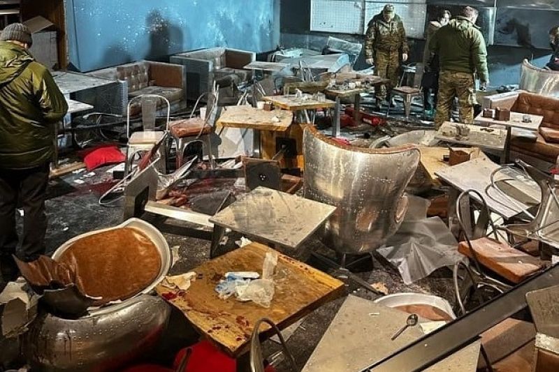 Число пострадавших при взрыве в кафе в центре Санкт-Петербурга выросло до 40