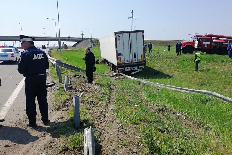 Два полицейских погибли в жестком ДТП в Краснодарском крае