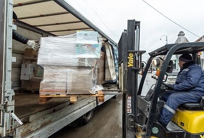 Краснодарский край отправил еще 10 тонн гуманитарной помощи для пострадавших детей ДНР и ЛНР