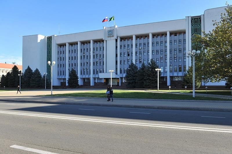 Глава Адыгеи поддержал инициативу проведения патриотической акции в честь 75-летия мелодии гимна РФ