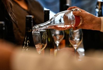 Более четверти краснодарцев готовы разделить счет на первом свидании