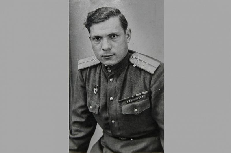 Во время наступательной операции по освобождению Горячего Ключа боец 6-й Гвардейской Краснознаменной стрелковой бригады Илья Дамаскин первым форсировал реку Псекупс. 
