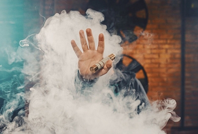 Шантажист выманил у школьника 350 тыс. рублей за покупку энергетика и вейпа в Сочи