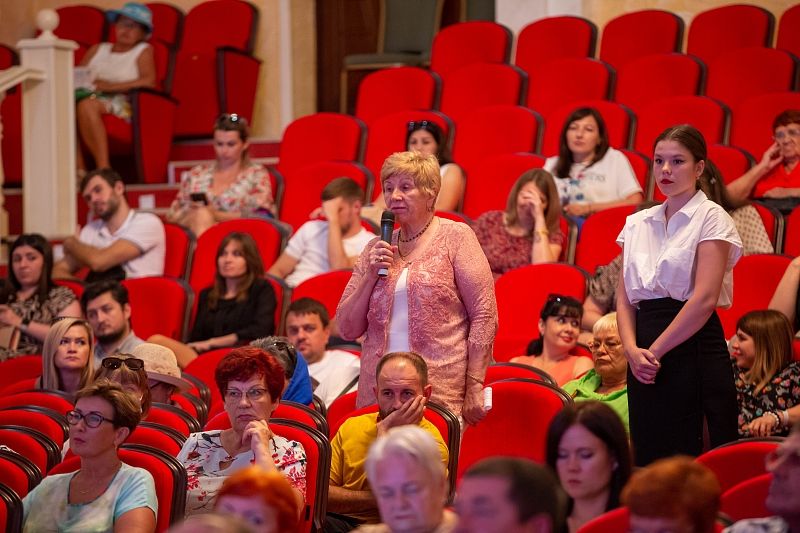 Председатель ЗСК Юрий Бурлачко провел встречу с жителями Анапы