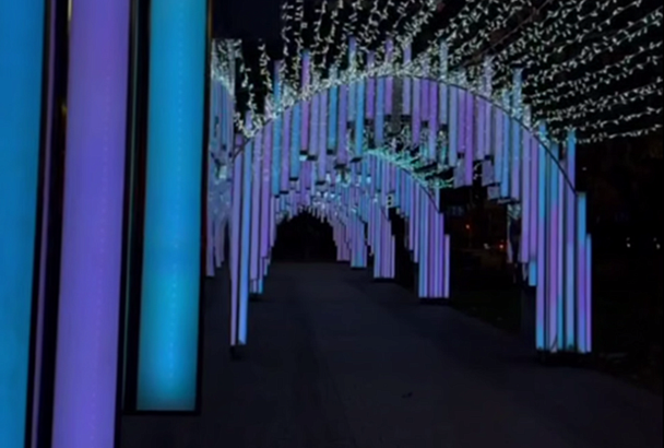 Засияли тысячи огней: тестовый запуск новогодней иллюминации провели на главной улице Краснодара 