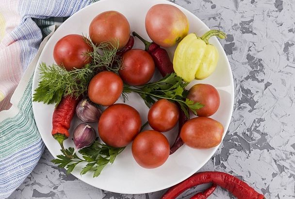 Маринуем помидоры за 30 минут: вы полюбите этот рецепт