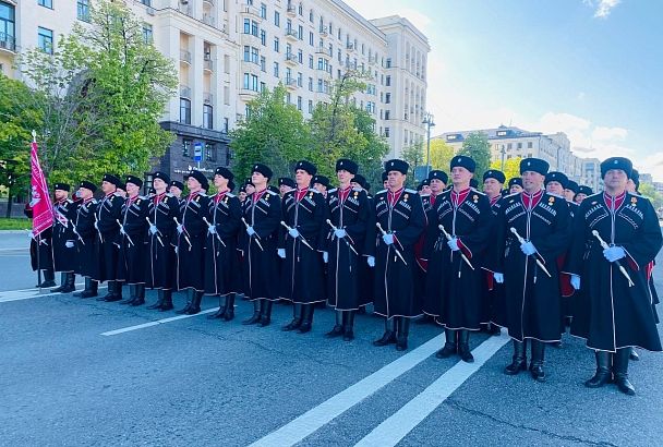 Кубанские казаки приняли участие в генеральной репетиции парада на Красной площади