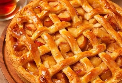 Яблочный пирог «Три стакана»: нежный и ароматный десерт без замеса теста