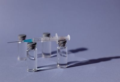 Минздрав одобрил испытания вакцины «КовиВак» на людях старше 60 лет