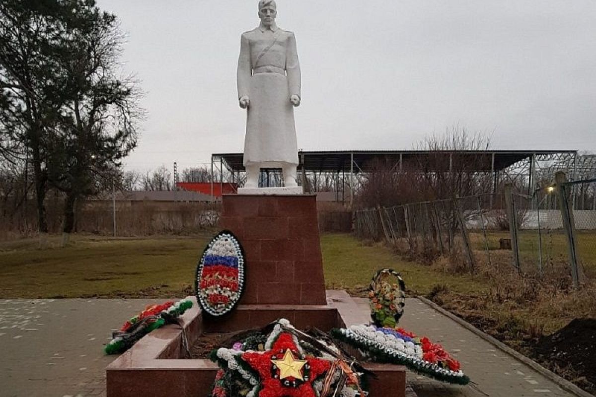 В Динском районе реконструировали воинское захоронение