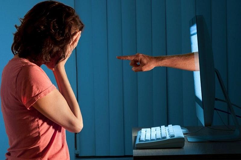 Эксперты рассказали, как защитить ребенка от травли в Интернете