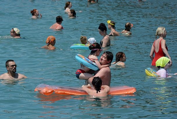 Синоптик назвал сроки начала купального сезона на курортах Краснодарского края