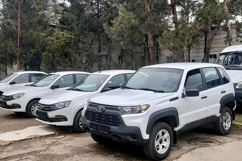 Поликлиники и больницы Краснодарского края получили около 30 новых автомобилей