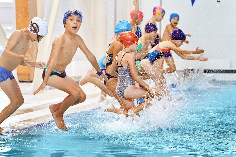 Детей в России начнут массово обучать плаванию