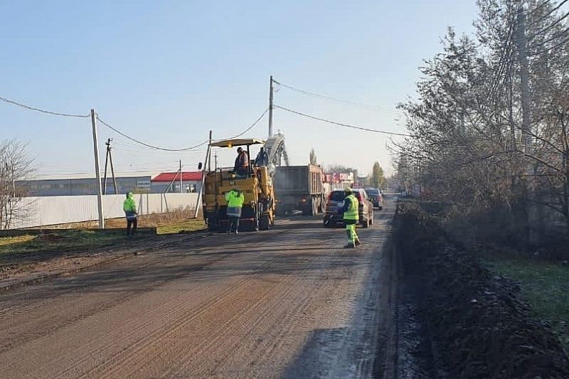 Более 100 участков гравийных дорог отремонтируют в Краснодаре 