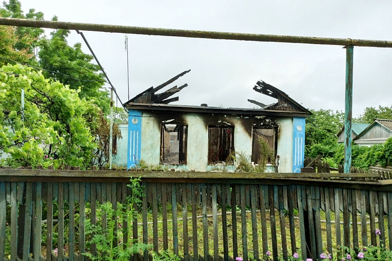В Краснодарском крае при пожаре в частном доме погибла пенсионерка
