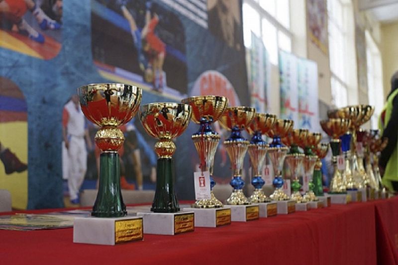 Чемпионат Южного военного округа по самбо стартовал в Армавире