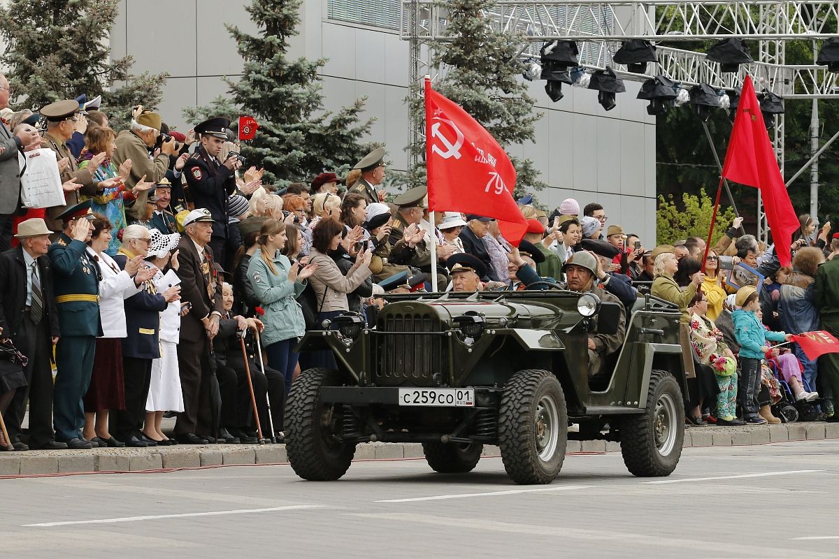 В 11.00 на Главной городской площади состоится парад соединений и воинских частей Краснодарского военного гарнизона. 