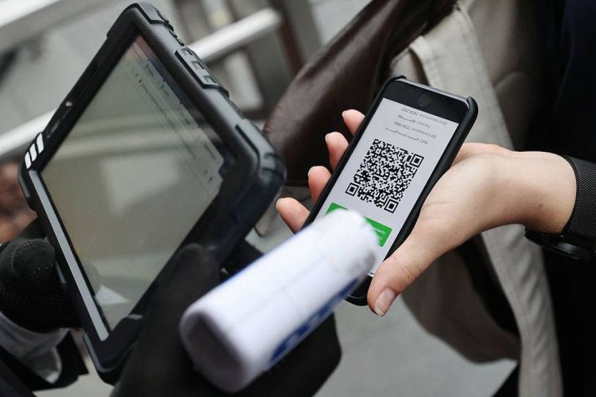 «Это уже навсегда». В Минздраве хотят сохранить QR-коды для россиян