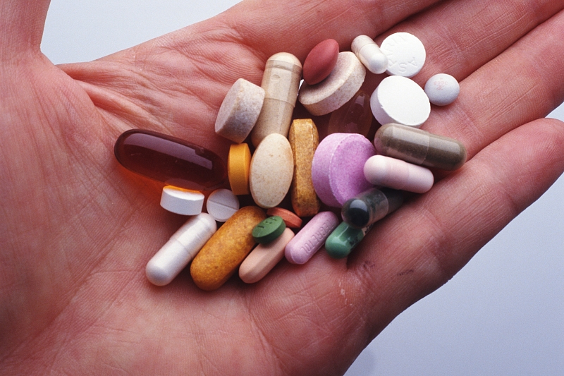 Доктор Комаровский рассказал, полезны ли витамины для профилактики COVID-19