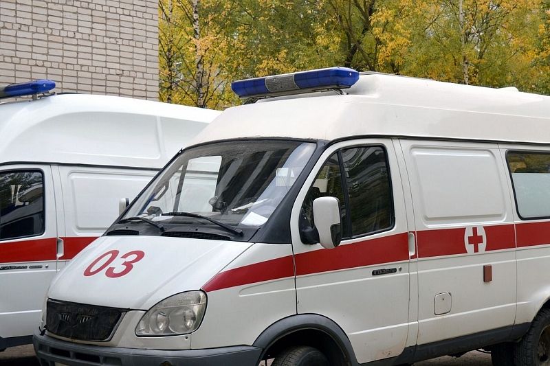 В Сочи ночью столкнулись автобус санатория и ВАЗ-2107. Пострадали два человека