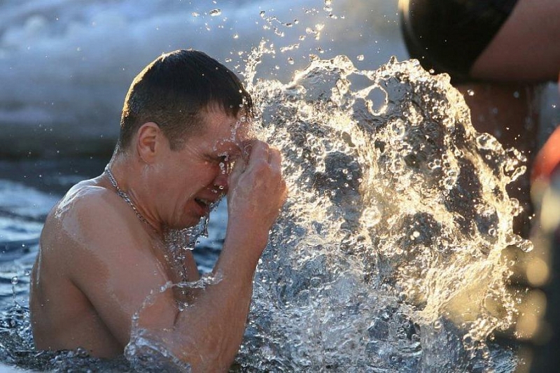 В Геленджике определены 7 мест для крещенских купаний