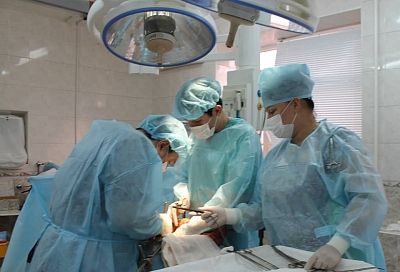 Онкологи в Краснодаре удалили пациенту опухоль весом более 7 килограммов