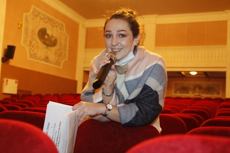 Хореограф ДК Оксана Богданова еще и постоянная вокалистка «Поющих сердец».