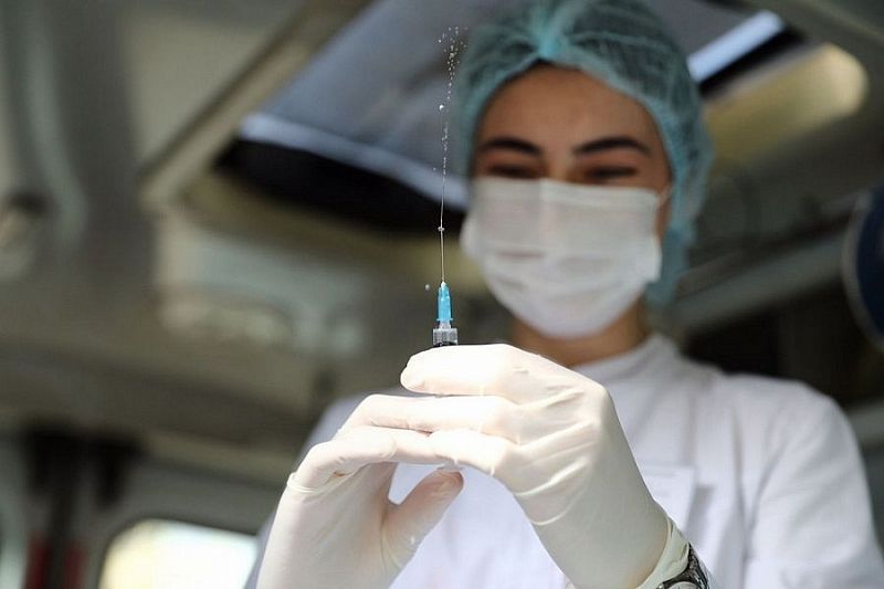 Мобильные пункты вакцинации от гриппа заработали в Краснодаре