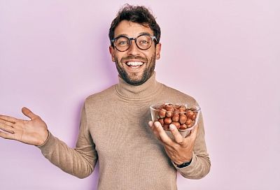 Мужчинам на заметку: какая еда поможет вести активную сексуальную жизнь долгие годы