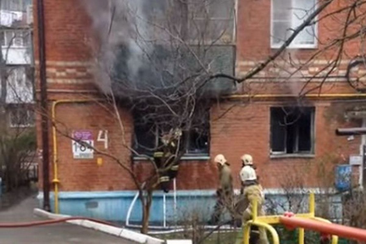 В Краснодаре на улице Воровского произошел пожар в многоэтажке. Второй раз за два дня