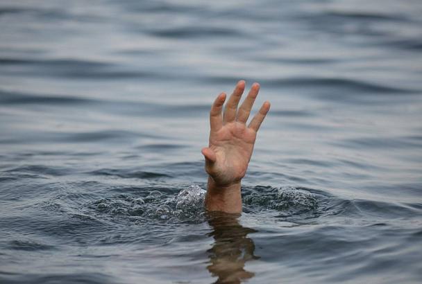В Краснодарском крае спасатели достали из реки тонущую девушку на глазах у ее гражданского мужа