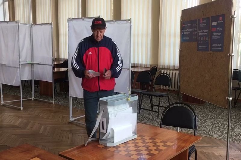 На Кубани жители Донбасса голосуют на референдуме