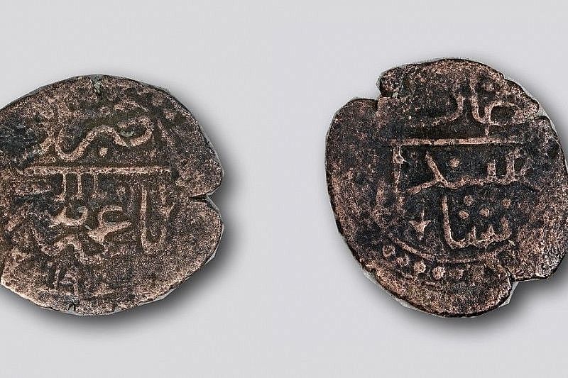 Найденные археологами древние монеты передали в музей-заповедник «Фанагория»