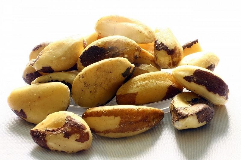От бессонницы, ломких ногтей и выпадения волос избавит бразильский орех