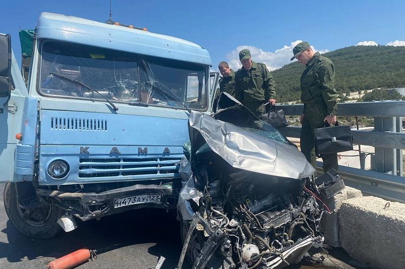 Погибшим в массовом ДТП с грузовиками в Севастополе оказался житель Кубани