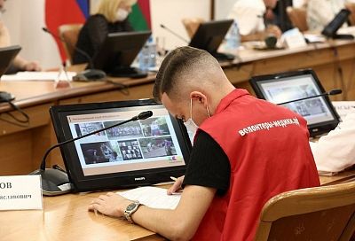 Волонтеры-медики расскажут студентам Краснодарского края об опыте работы в «красных зонах» и вакцинации от COVID-19