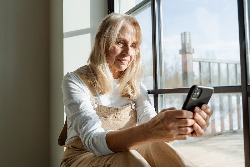Как защитить пожилых родственников от телефонных мошенников: 4 шага