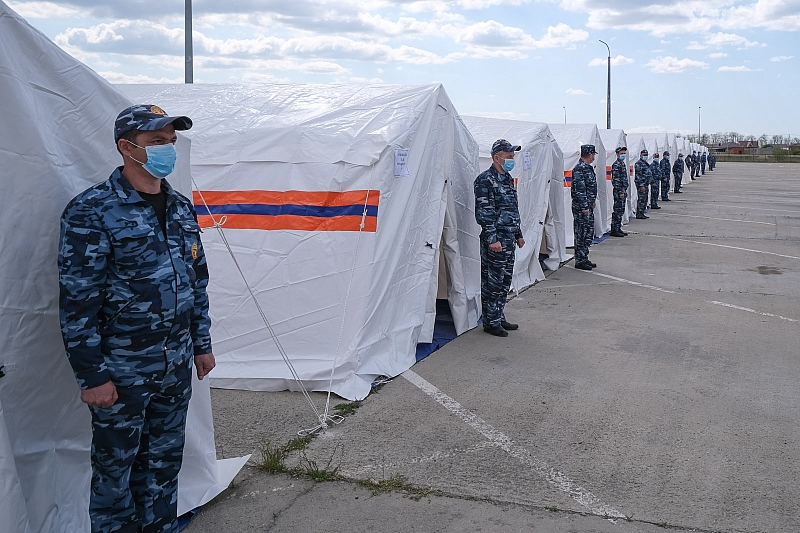 Отработали условную ЧС: в Краснодарском крае развернули 100 палаток и сборных модулей