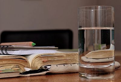 "Давитесь своей водой!" Доктор Мясников высказался о тех, кто заставляет себя пить