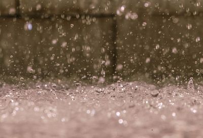 Сильный дождь с грозой накроет Сочи в ближайшие часы