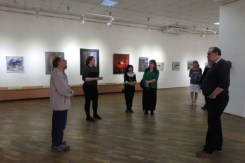 В Краснодаре открылась краевая молодежная выставка живописи и графики