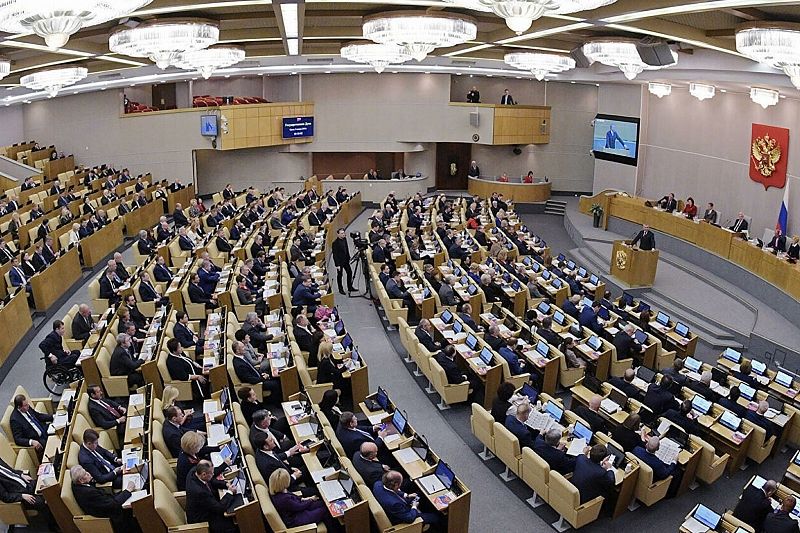 Российские депутаты потребовали повышения зарплат