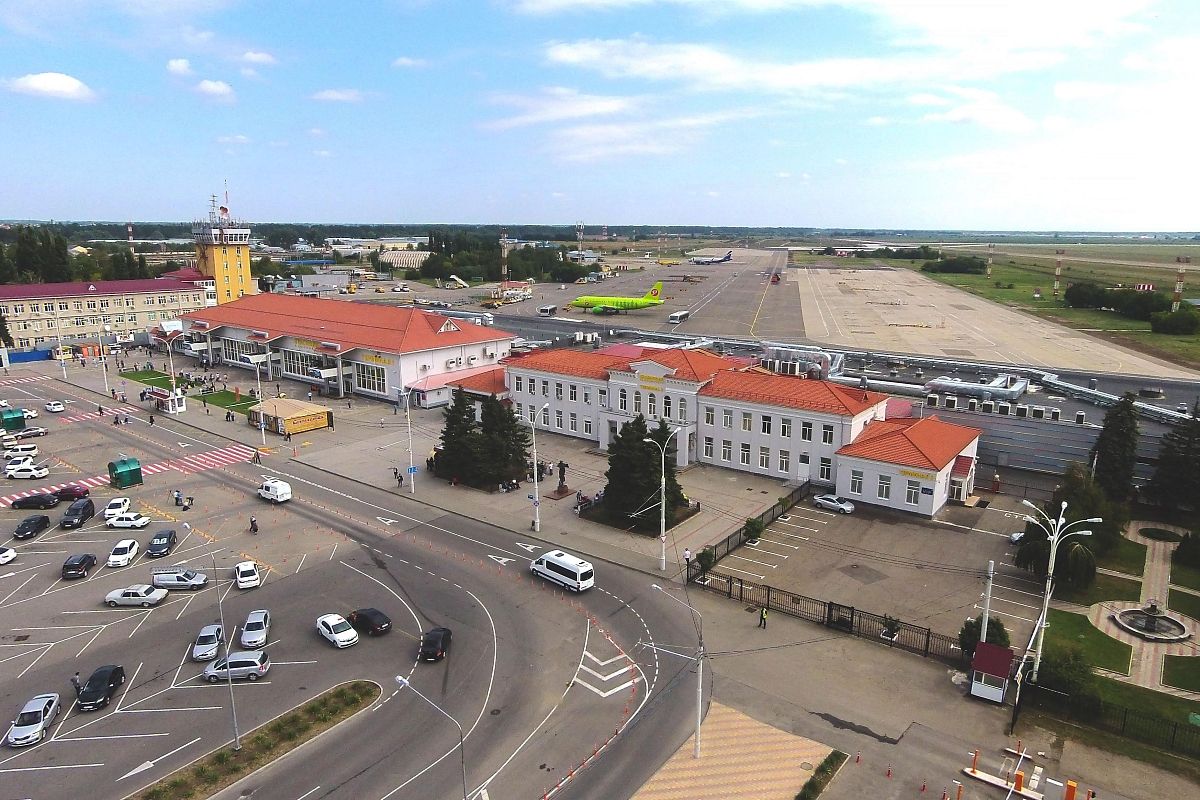 В структуру таможни входят 12 таможенных постов. Они осуществляют свои функции в двух воздушных и шести морских пунктах пропуска