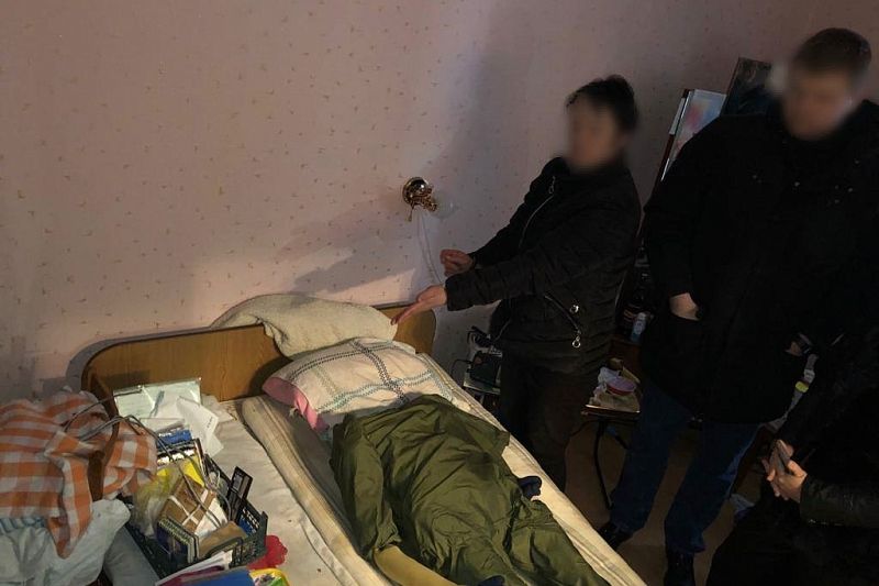 Пьяная женщина задушила 99-летнюю соседку поясом от халата