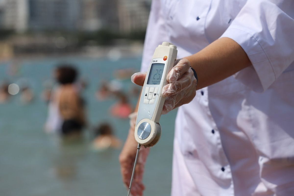 Роспотребнадзор подтвердил качество морской воды у берегов Геленджика