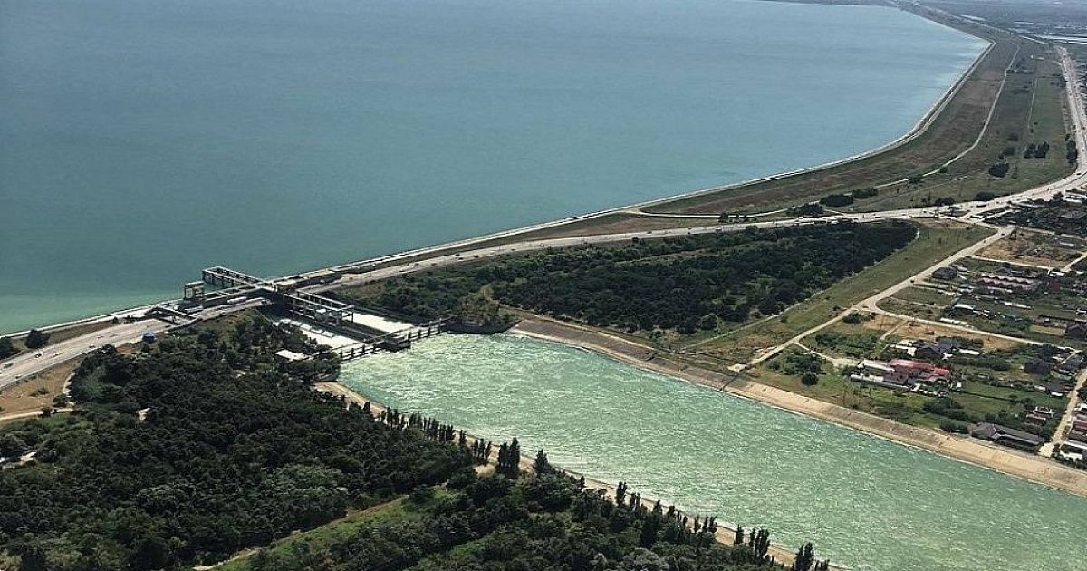 Краснодарское море. Краснодарское водохранилище. Кубань водохранилище. Судоходный шлюз Краснодарского водохранилища. Краснодарское море водохранилище.