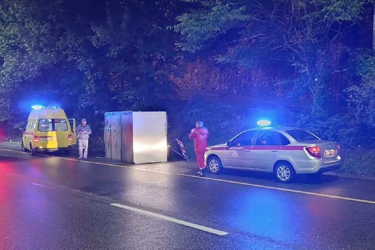 Росгвардейцы спасли водителя «Газели» с инфарктом, попавшего в ДТП в Сочи