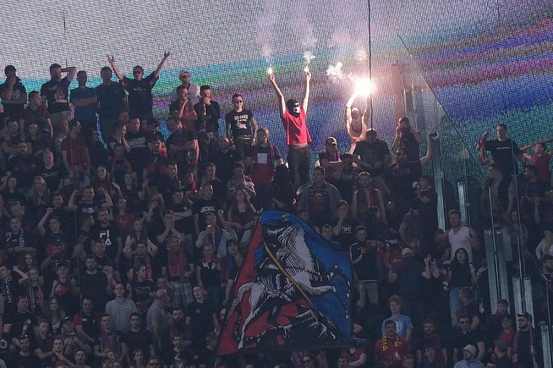 Трех зрителей игры «Краснодар» — ЦСКА арестовали и запретили год посещать матчи
