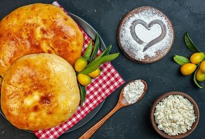 Без хлопот и забот готовлю пирог с творогом всего за полчаса. Получается такой вкусный, что и за уши не оттянуть детей и мужа от стола